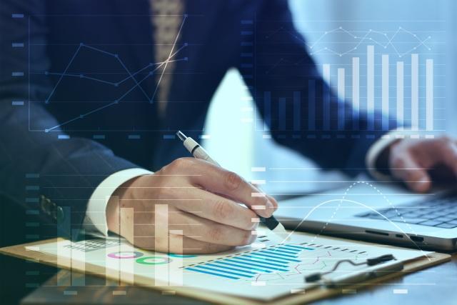 経理課長候補／マイカー通勤可能（競技用ボール国内トップシェア/多分野のゴム・プラスチック製品グローバル展開メーカー）