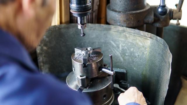 板金加工（世界最高峰の高精度を誇る工作機械メーカー）